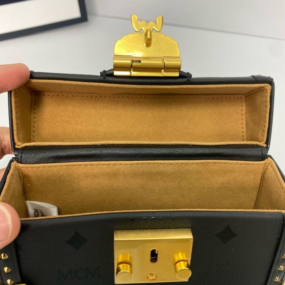 Mcm Women Pre-Loved Bag Very Good Condition - Picture 7 of 7